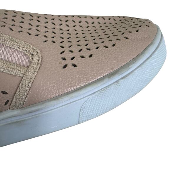 Gold Toe Beige Tan Eyelet Cutout Slip On Comfort Cushioned Platform Shoes Size 9 - Picture 4 of 7